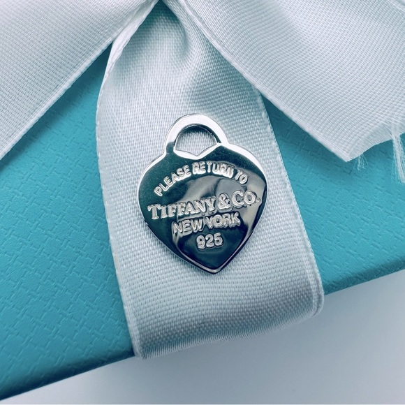 Tiffany & Co. Small Blue Enamel 925 Silver Heart Charm Pendant with Packaging - Picture 6 of 9